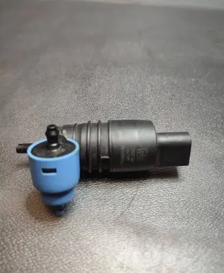 BMW X3 E83 Windscreen/windshield washer pump 26259