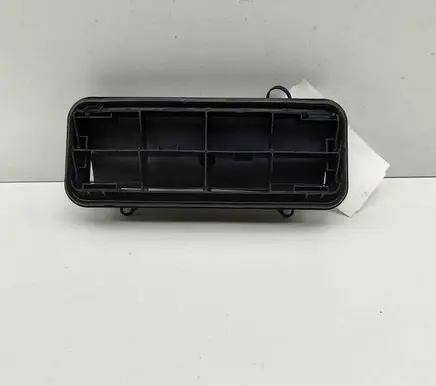 Nissan Juke II F16 Quarter panel pressure vent 8200213712C