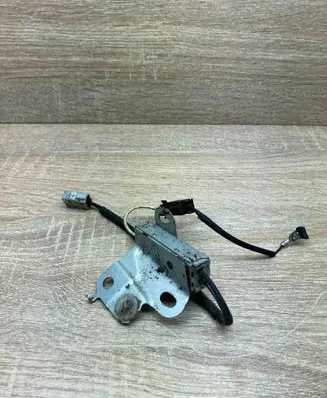 Toyota Prius+ (ZVW40) Aerial antenna amplifier 8630047150 1460005560B101