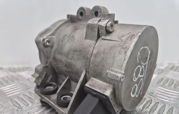 BMW 3 E90 E91 Water pump 7583836
