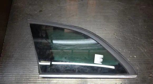 Opel Insignia A Rear side window