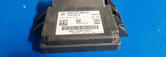 Volkswagen PASSAT B7 Hand brake control module 3AA907801H