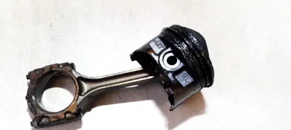 Volvo S40, V40 Piston with connecting rod art