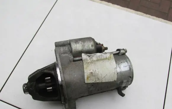 Ford Focus Starter motor AV6N11000CA