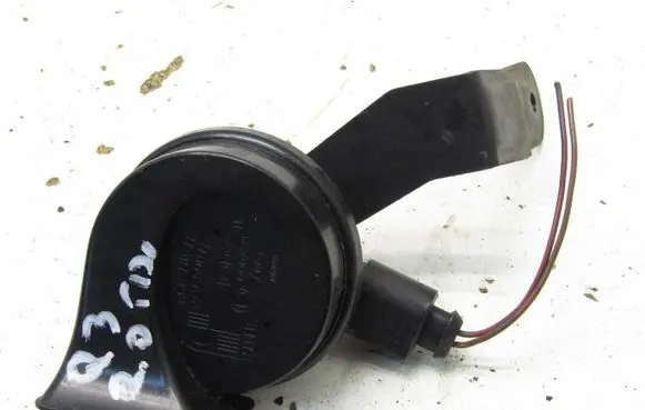 Audi Q3 8U Horn signal 8U0951210
