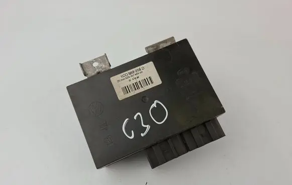 Skoda Octavia Mk1 (1U) Comfort/convenience module 1CO962258D 00795500