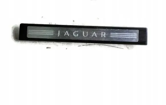 Jaguar XF X250 Front sill trim cover 8X2313201A