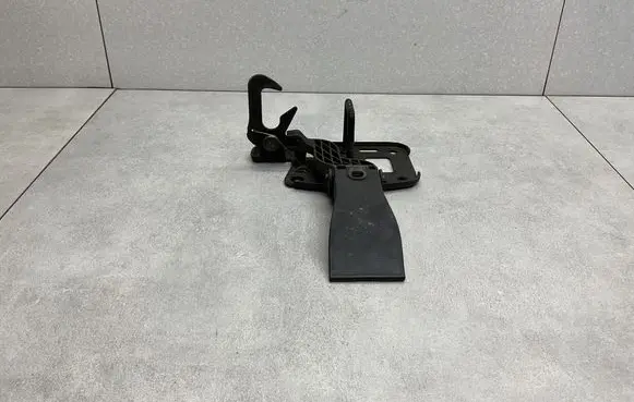 Audi Q5 SQ5 8R Engine bonnet/hood lock/latch loop/hook 8R0823480A