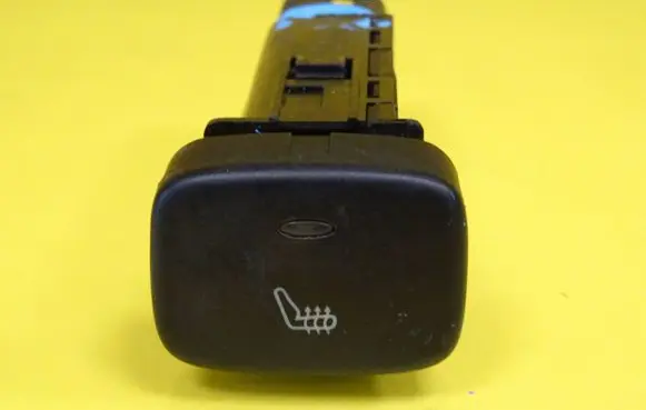 Chevrolet Evanda Seat heating switch