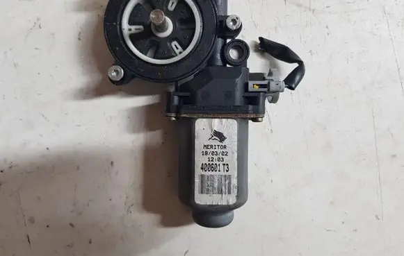 Nissan Primera Rear door window regulator motor 400601T3