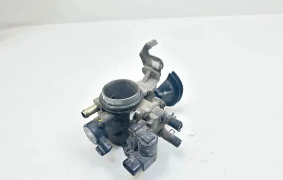 Toyota Yaris Throttle valve 8945252010