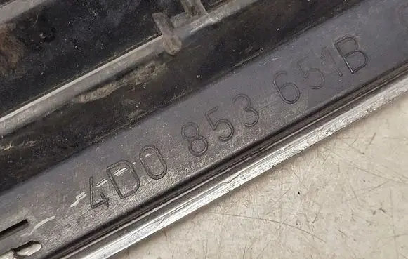 Audi A8 S8 D2 4D Front grill 4D0853651B