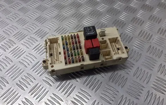 Alfa Romeo 147 Fuse box cover 51711428