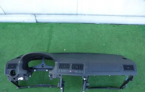 Volkswagen Golf IV Dashboard