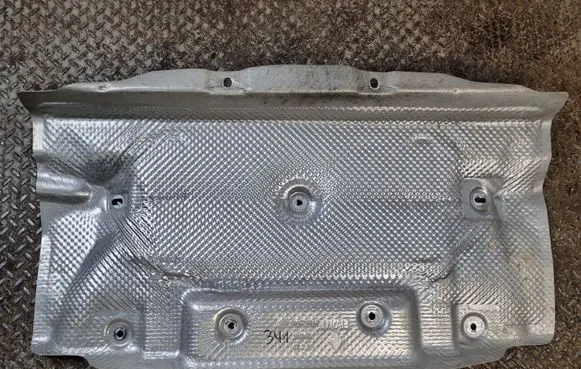 Jeep Grand Cherokee WL Exhaust heat shield 68427746AA P68427746AA