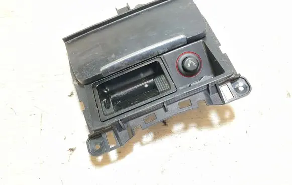 Ashtray (front)