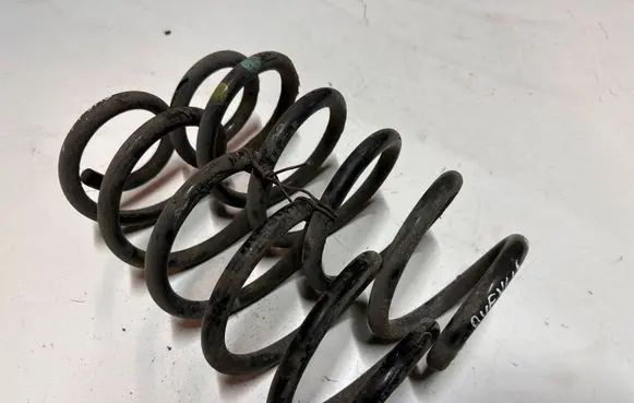 Toyota Avensis T270 Rear coil spring