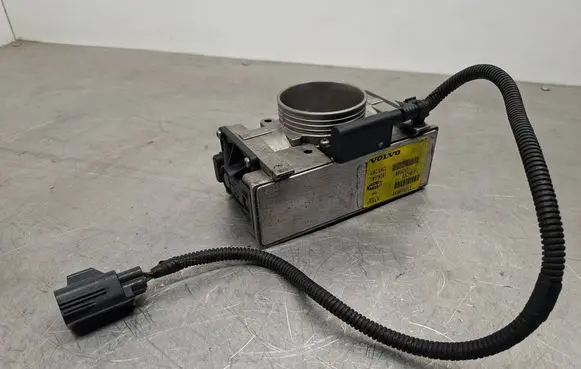 Volvo XC70 Throttle valve 8644347