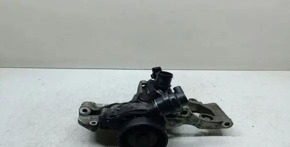 BMW 2 F46 Water pump 8576281