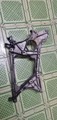 Mercedes-Benz C W204 Generator/alternator bracket A6512011909