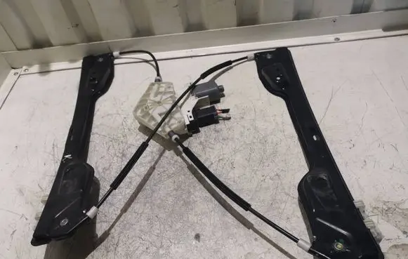 Dodge Journey Front door window regulator motor 0130822473