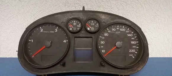 Audi A2 Speedometer (instrument cluster) 8Z0920900A 110080020002