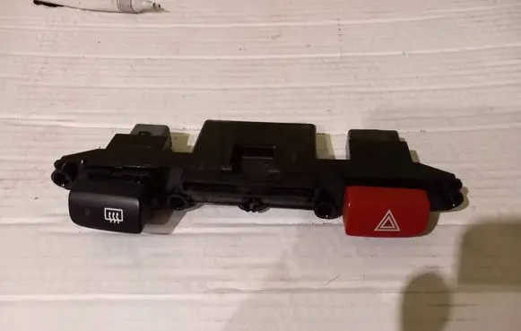 KIA Rio Hazard light switch 937001G901