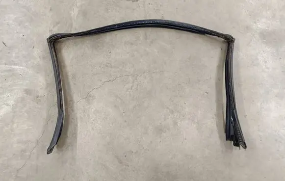 Mercedes-Benz SLK R172 Windshield trim 