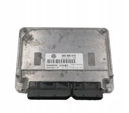 Volkswagen PASSAT B5 Engine control unit/module 3B0906018