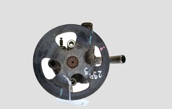 Mitsubishi L200 Power steering pump