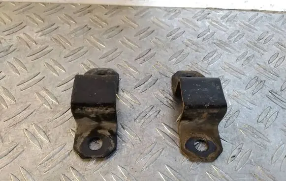 Lexus RX 450H Sway bar bush bracket, front 