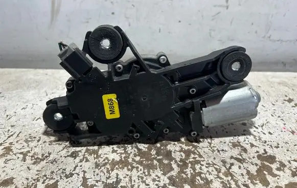 Ford Focus Rear window wiper motor 3M51R17K441AE 0390201823 C83HF