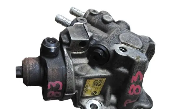 BMW X5 F15 Fuel injection high pressure pump 0445010645 8508151