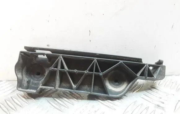 Toyota Corolla Verso E121 Front bumper mounting bracket