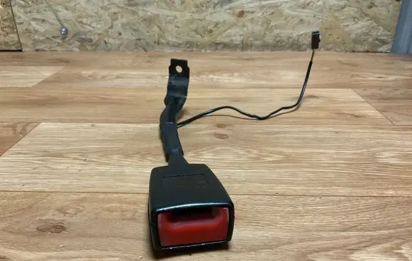 Volkswagen PASSAT B6 Front seatbelt buckle 1K3857755P 08092006
