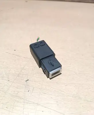 Peugeot Partner III USB socket connector 98313506VV 98380610VV