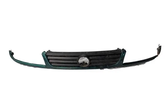 Front bumper upper radiator grill