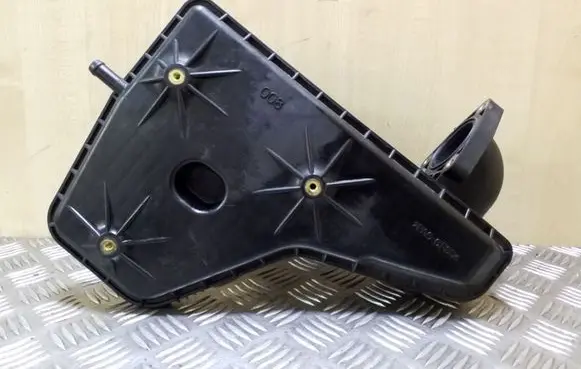 Mitsubishi Space Wagon Other engine bay part
