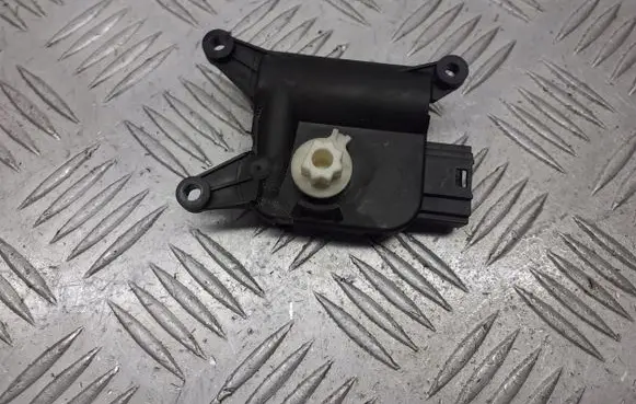 Seat Toledo III (5P) A/C air flow flap actuator/motor 0132801345