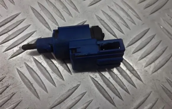 Skoda Fabia Mk1 (6Y) Clutch pedal sensor 1J0927189