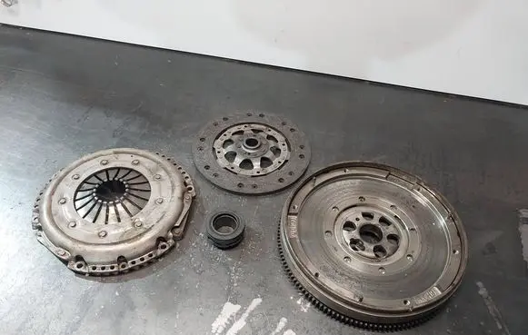 Audi A4 S4 B6 8E 8H Clutch set kit 2290601015 2294002144 3082307232