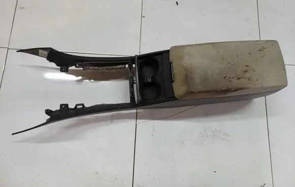 Chrysler 300 - 300C Armrest 