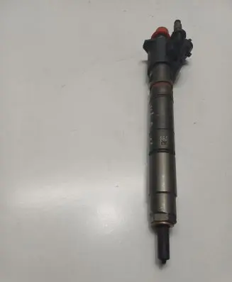 Volvo XC60 Fuel injector 31272690