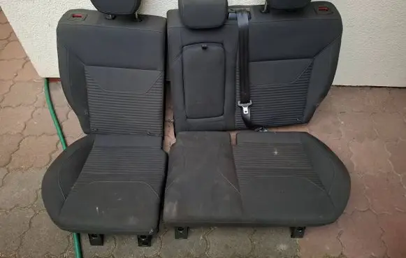 Ford Focus Second row seats 