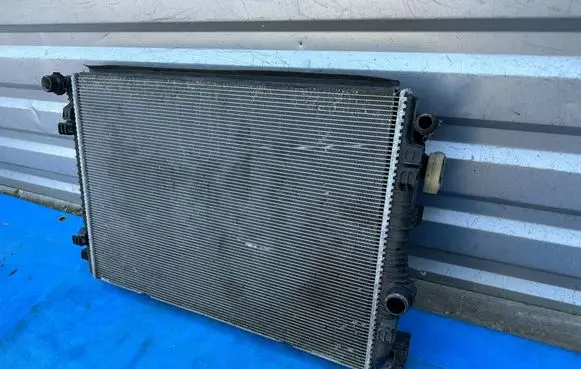 Audi Q3 F3 Coolant radiator 5Q0121251HQ 5Q0121251EN