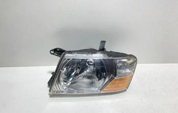 Mitsubishi Pajero Headlight/headlamp 10087419
