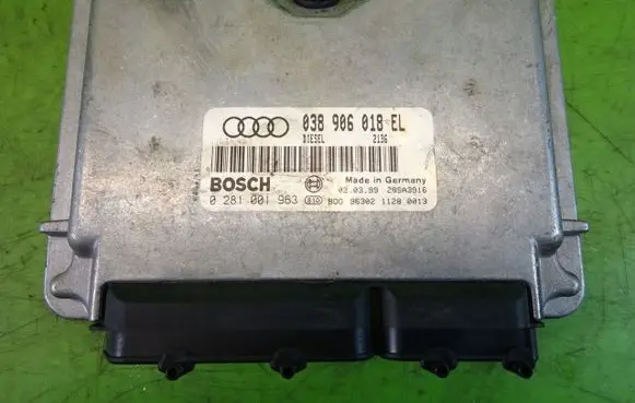 Audi A4 S4 B5 8D Engine control unit/module ECU 038906018EL