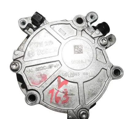 Volkswagen Golf VII Vacuum pump 06N145100E