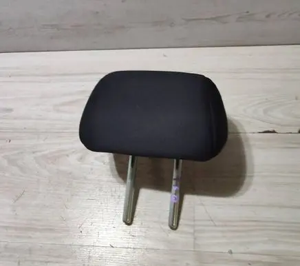 Nissan Qashqai Rear seat headrest