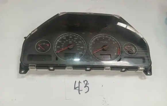 Volvo XC90 Speedometer (instrument cluster) 30746104